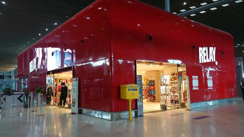 Relay store at Terminal 2 
