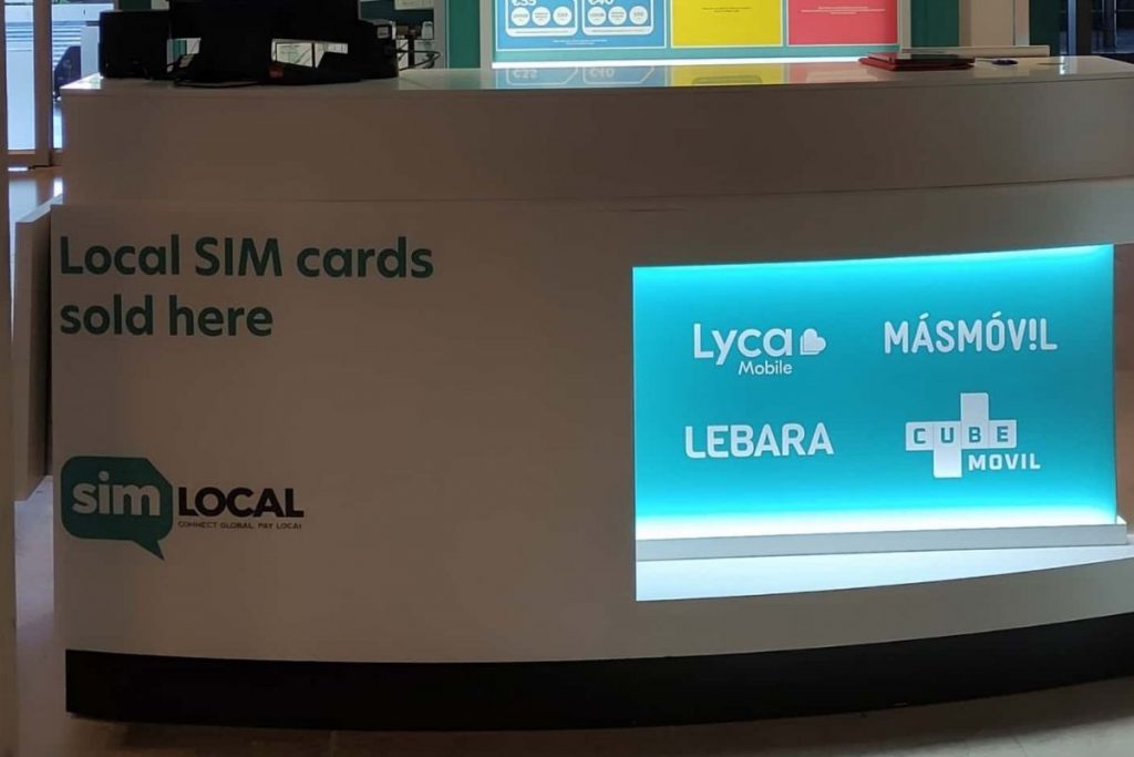 SimLocal kiosk at Barajas Airport