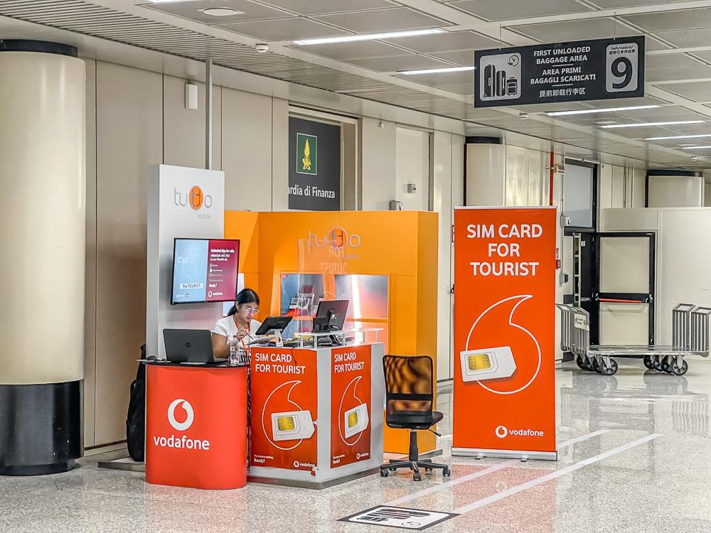 vodafone kiosk at rome airport